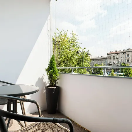 Dietla Old Town, Sun & Snow